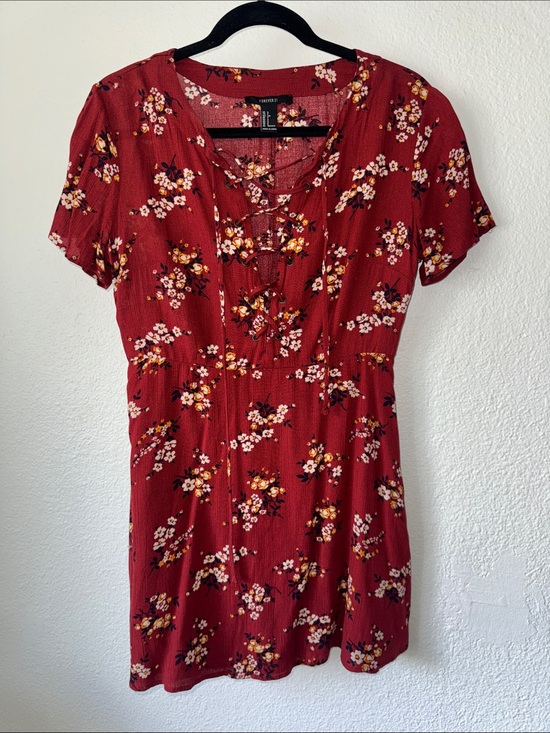 Forever 21 Dresses & Skirts - Forever 21 Rust Red Floral Lace-Up Top